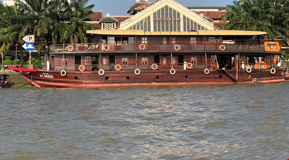 MEKONG CRUISE TOUR