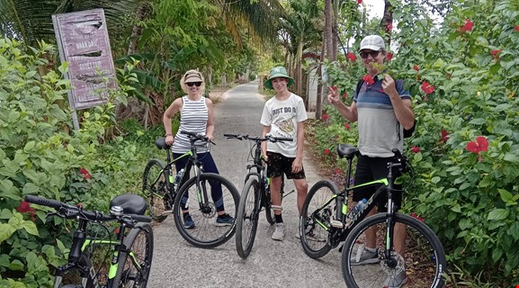 FLOATING MARKET& CYCLING ON VILLAGE